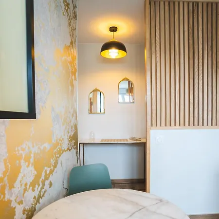 Le Golden Gare Sncf - Calme